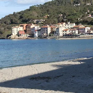 Appartamento Monolocale 'la Fenetre' ---- Una Grande Finestra Sul Mare, Marciana Marina (Isola d'Elba)